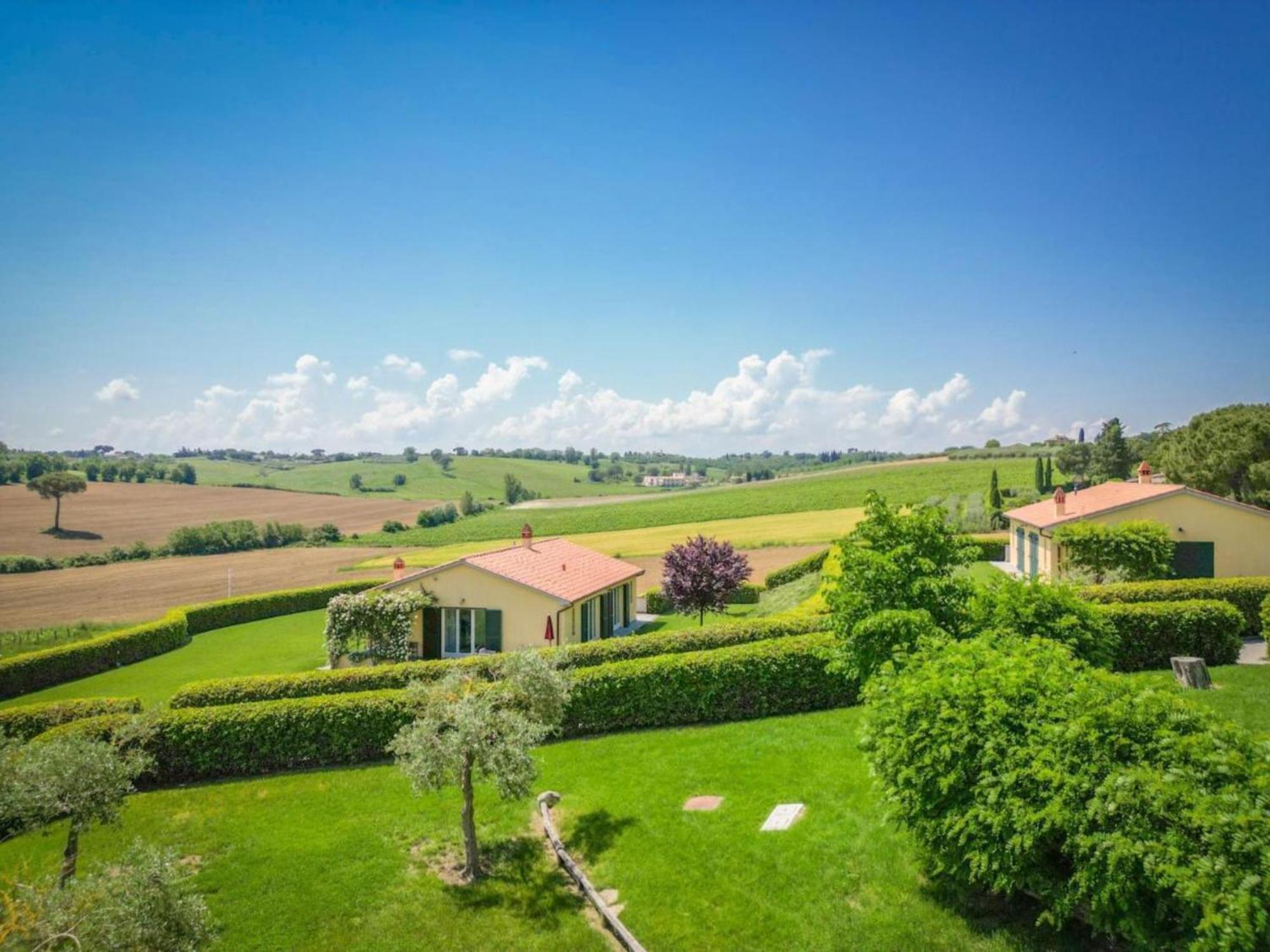 Borgo Syrah Hotel Cortona Bagian luar foto