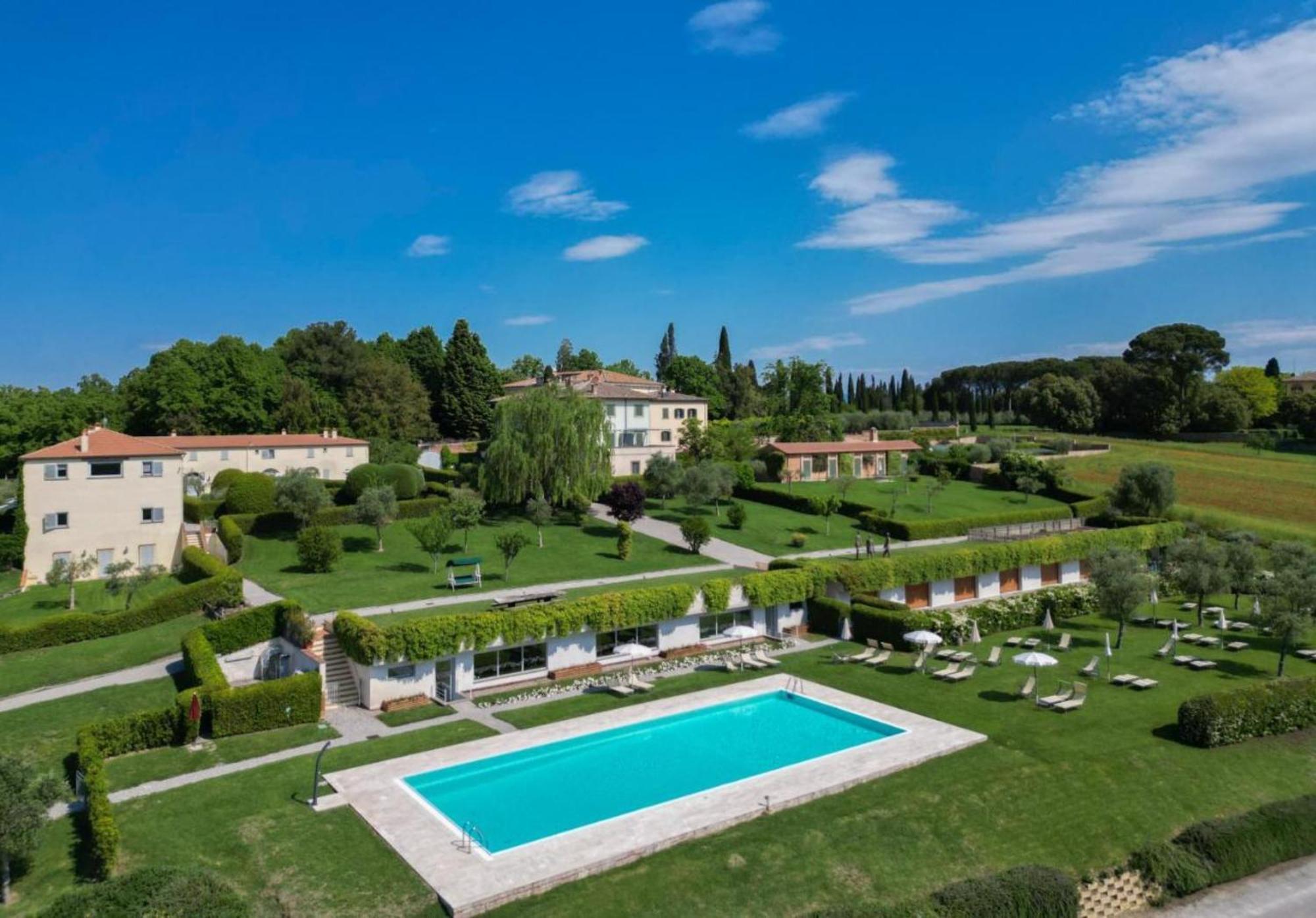 Borgo Syrah Hotel Cortona Bagian luar foto