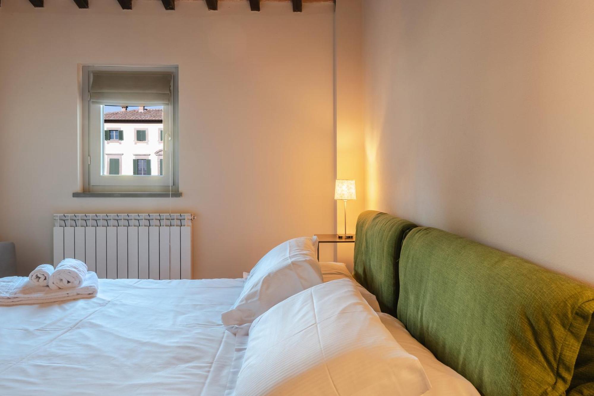 Borgo Syrah Hotel Cortona Bagian luar foto